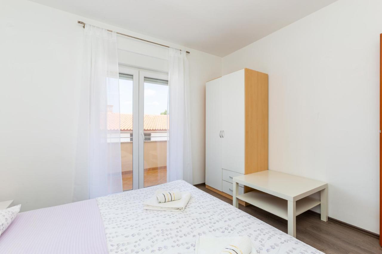Loren - Mali - Second Floor Apartment
